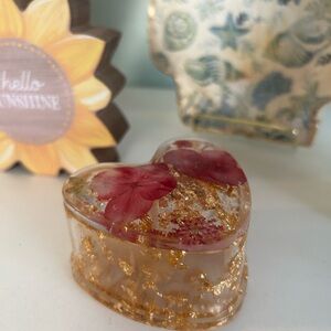 Heart-Shaped Resin Trinket Box with Gold and Pink Floral Accents